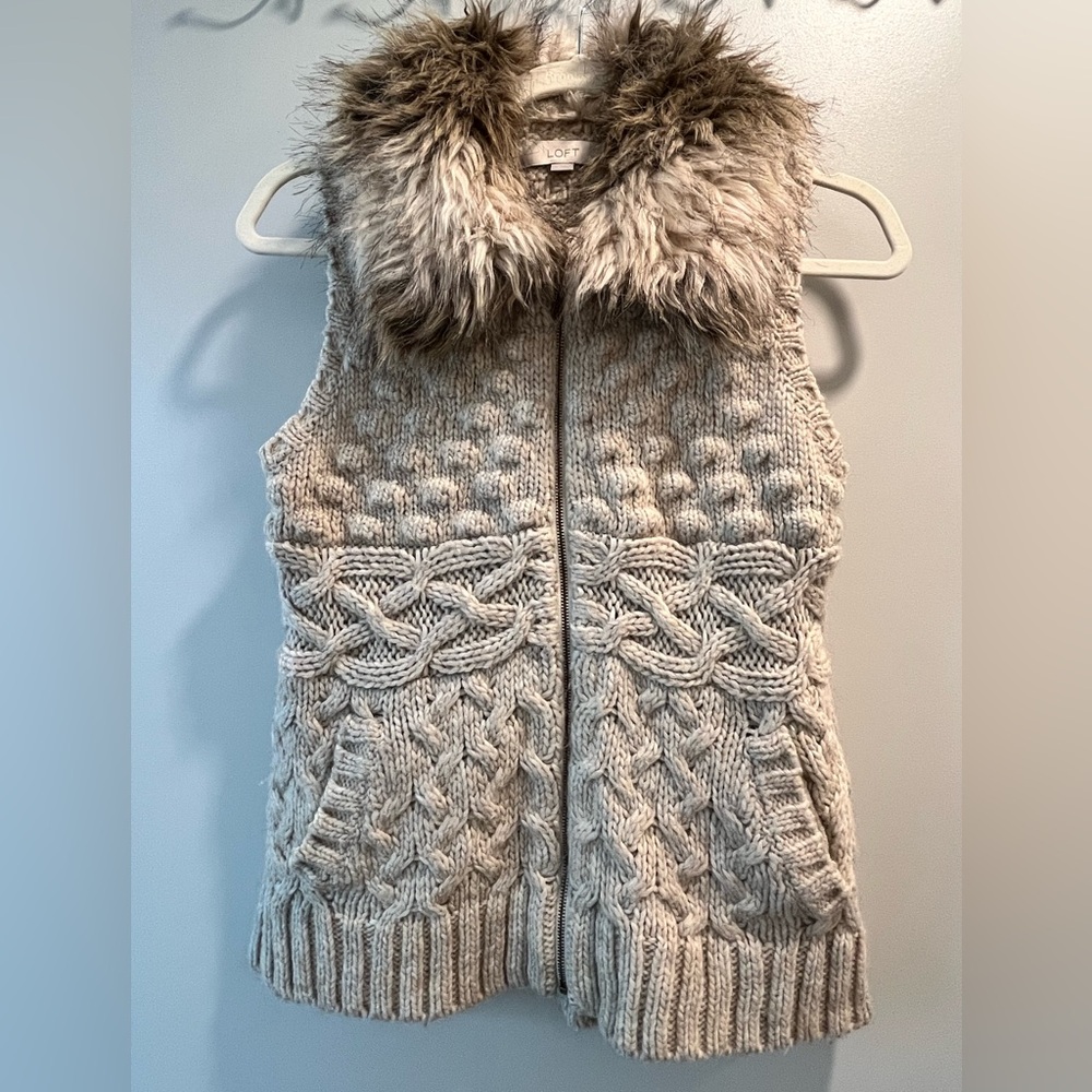 Faux Fur Collar Knit Vest